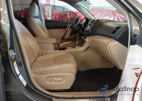 2013 Toyota Highlander Limited V6 z USA, uszkodzony, nr VIN 5TDDK3EH5DS177898